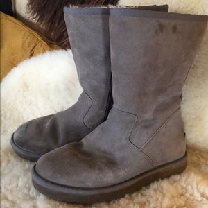 Ugg Zip Up Boots - Beautiful barely worn!!